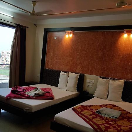 Swagatam International Hotell Tarapith Eksteriør bilde
