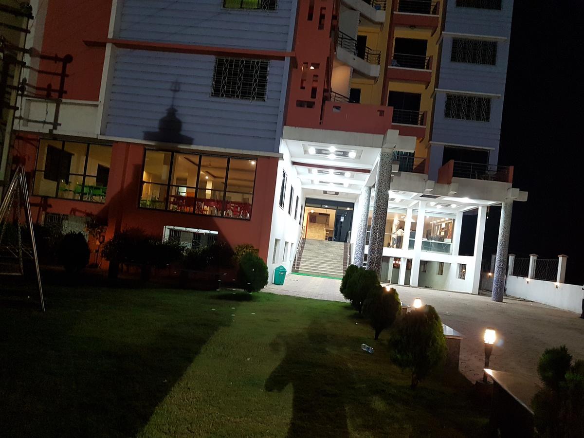 Swagatam International Hotell Tarapith Eksteriør bilde