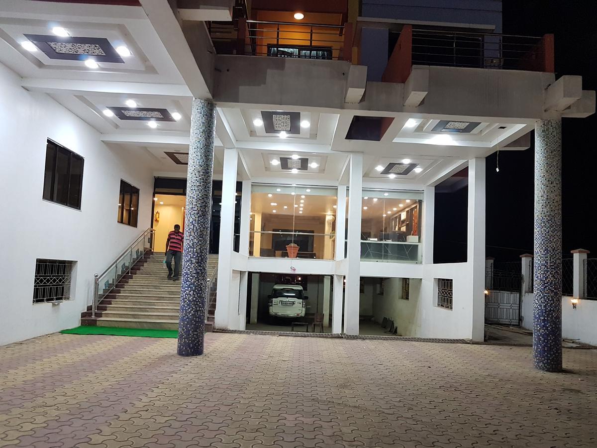 Swagatam International Hotell Tarapith Eksteriør bilde
