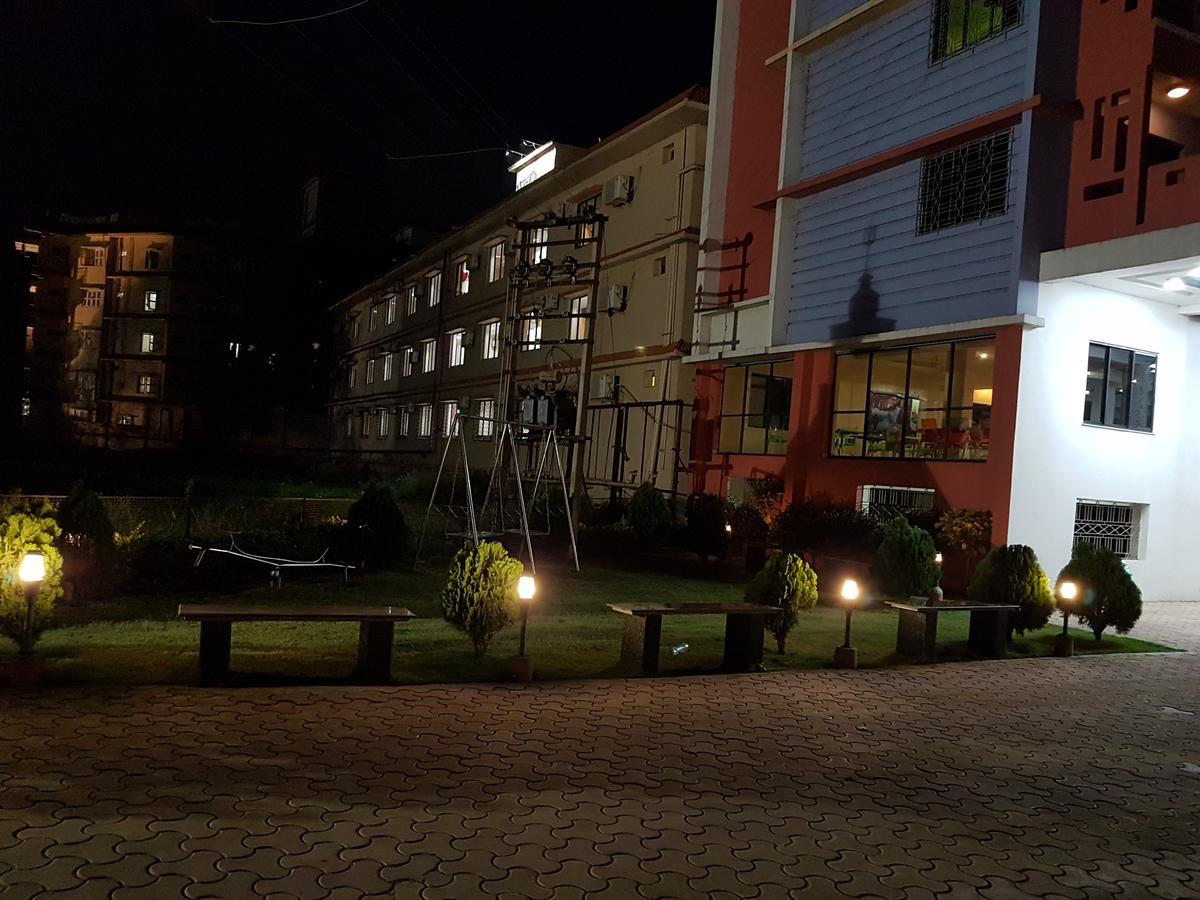 Swagatam International Hotell Tarapith Eksteriør bilde