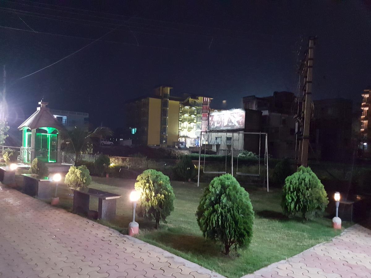 Swagatam International Hotell Tarapith Eksteriør bilde
