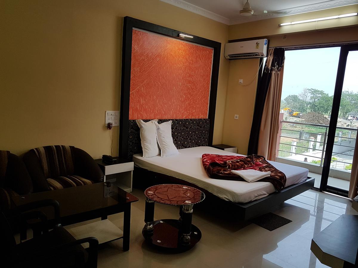 Swagatam International Hotell Tarapith Eksteriør bilde