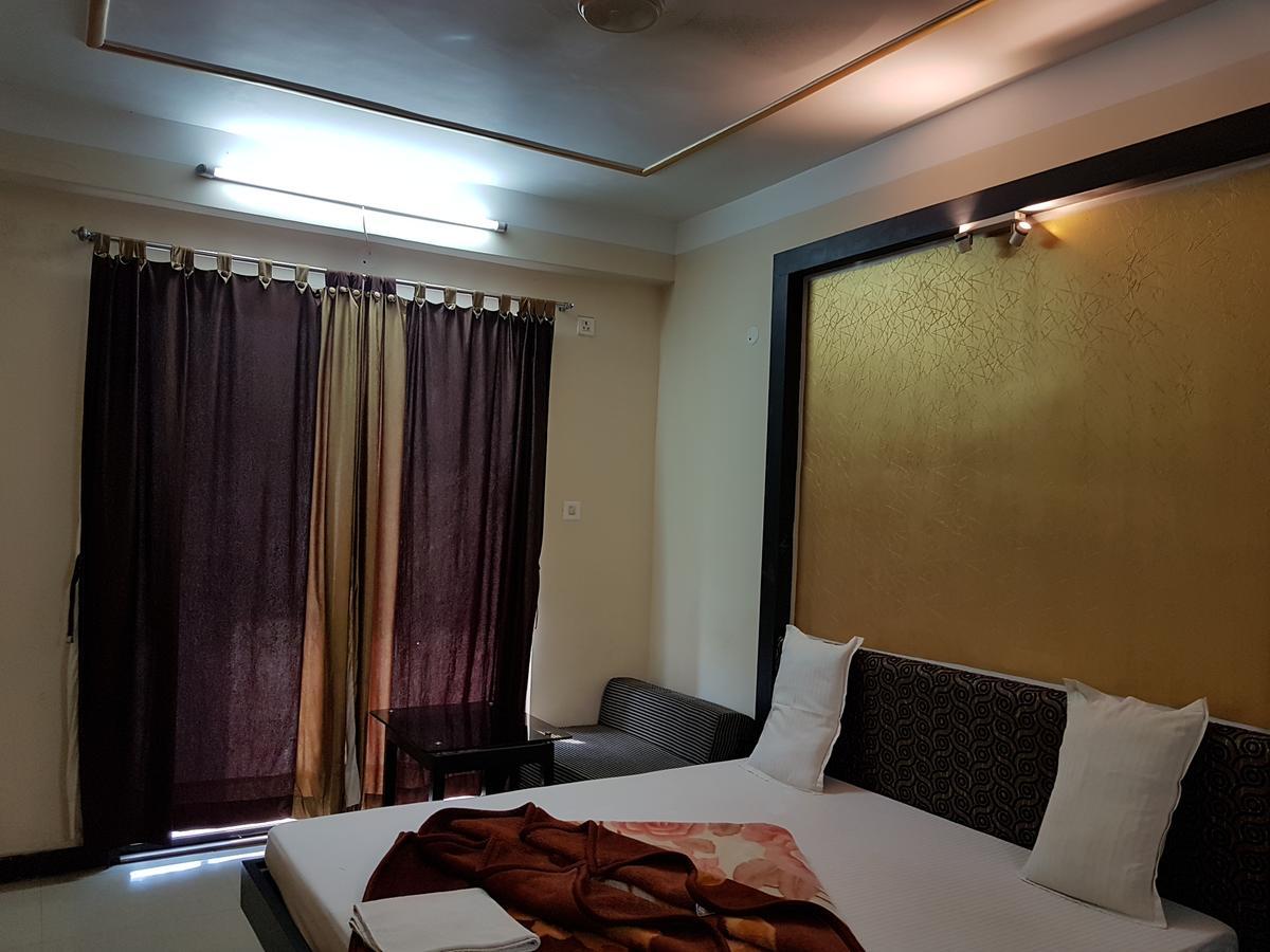 Swagatam International Hotell Tarapith Eksteriør bilde