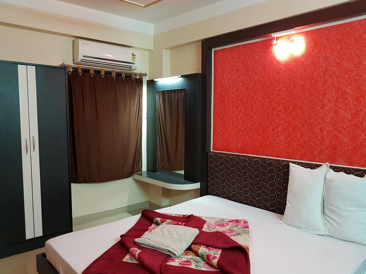 Swagatam International Hotell Tarapith Eksteriør bilde