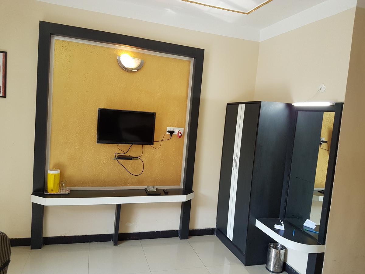 Swagatam International Hotell Tarapith Eksteriør bilde