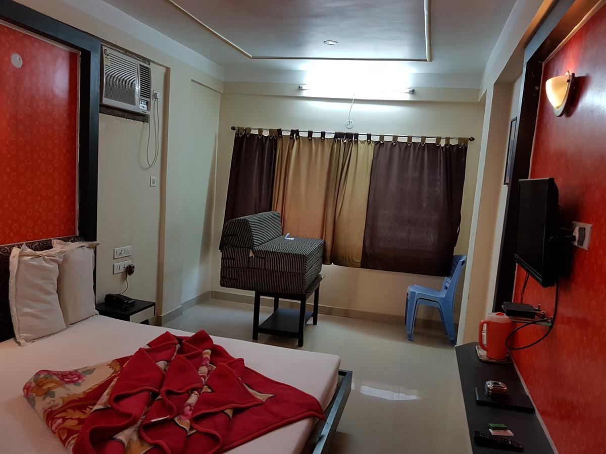 Swagatam International Hotell Tarapith Eksteriør bilde