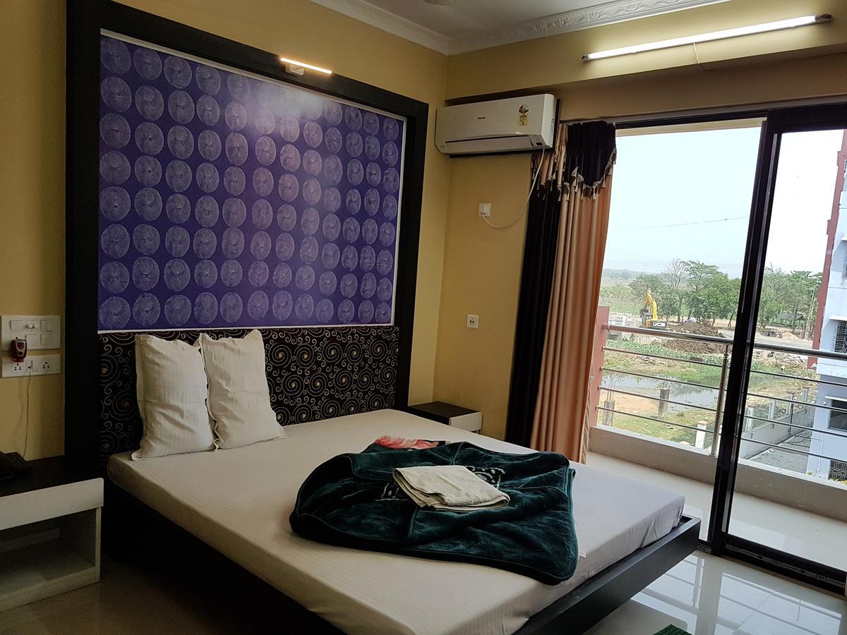 Swagatam International Hotell Tarapith Eksteriør bilde