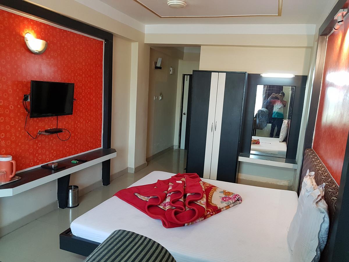 Swagatam International Hotell Tarapith Eksteriør bilde