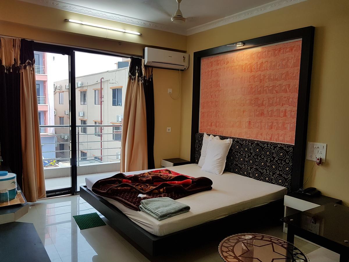 Swagatam International Hotell Tarapith Eksteriør bilde