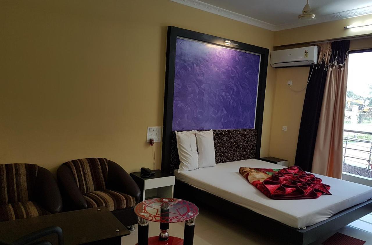 Swagatam International Hotell Tarapith Eksteriør bilde
